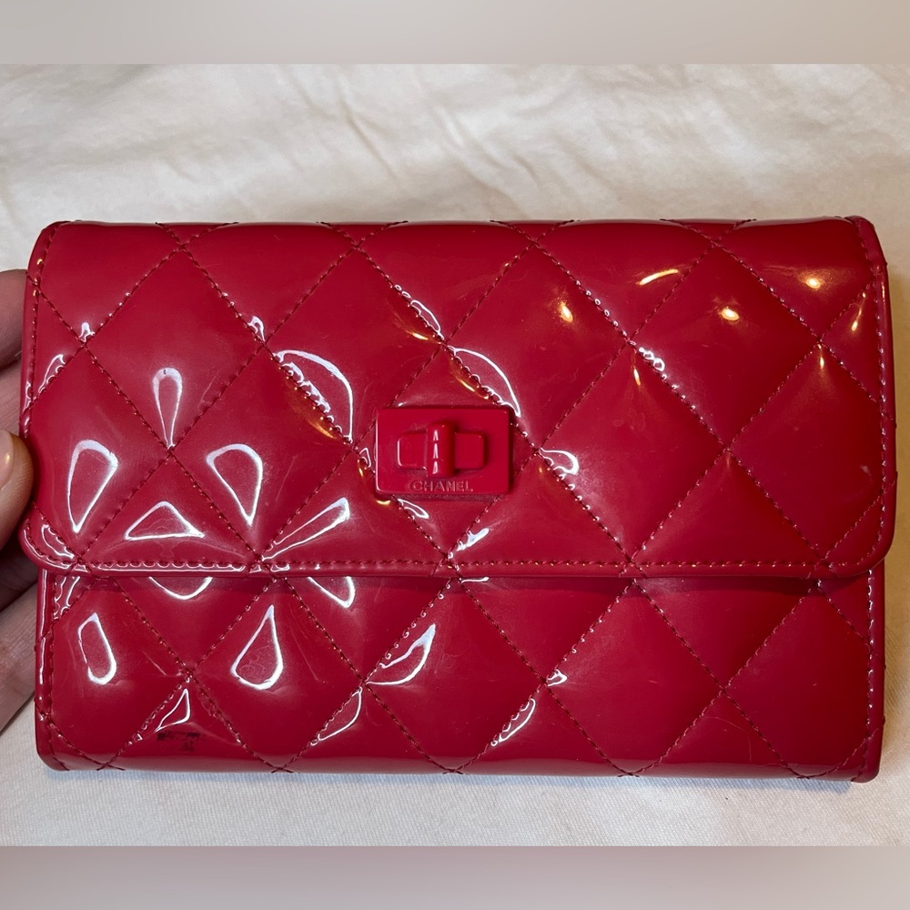 Chanel Patent WOC